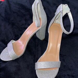 TOP Moda Glittering Silver Heels